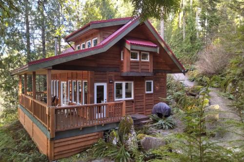 Madeira Park House | Moon Dance Cabin