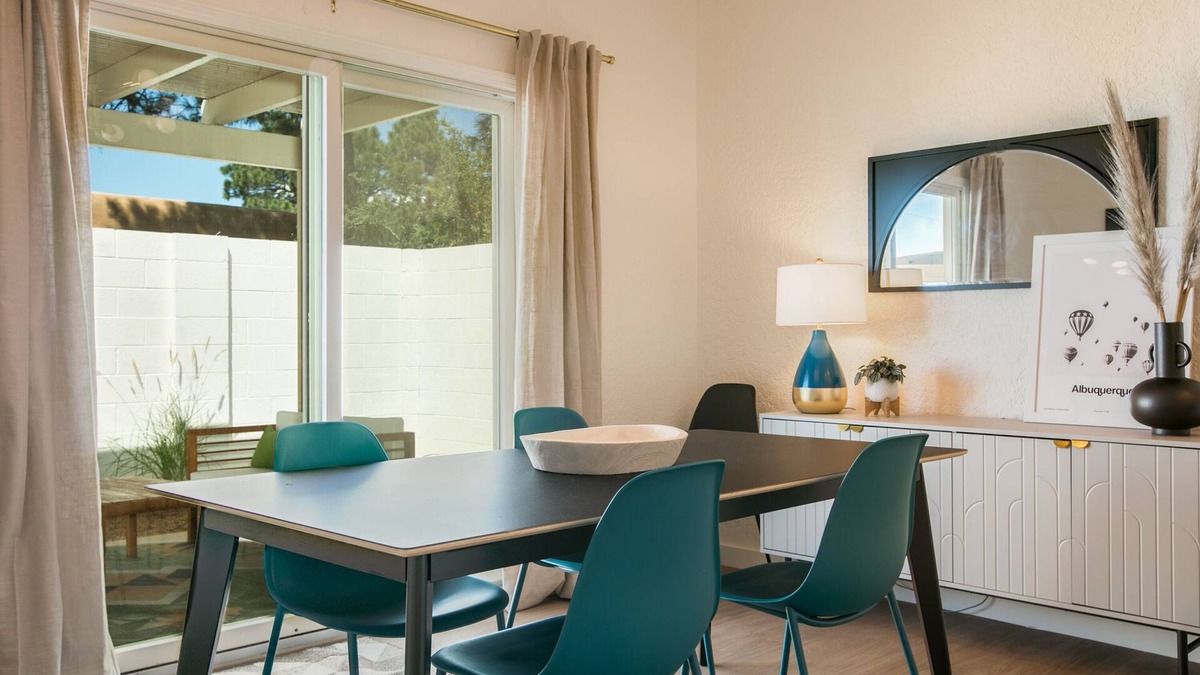Loma Del Rey House | MOON HAVEN: Stylish 2-Bedroom Retreat with Patio