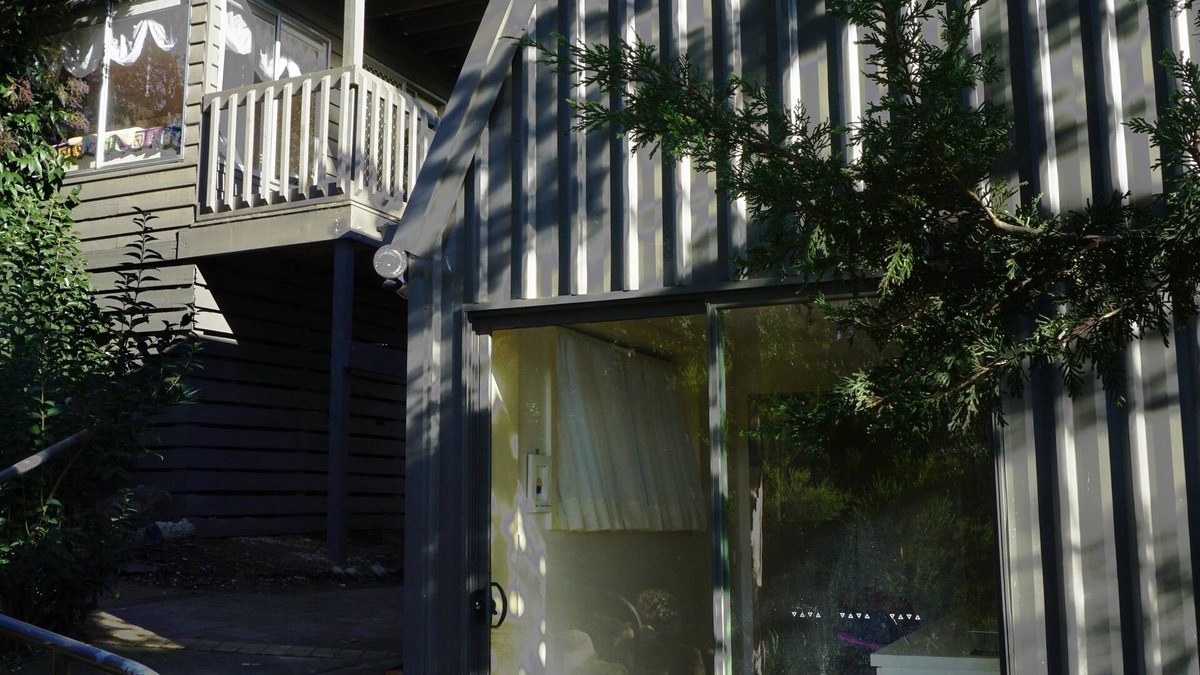 Diamond Creek Apartment | Moon House