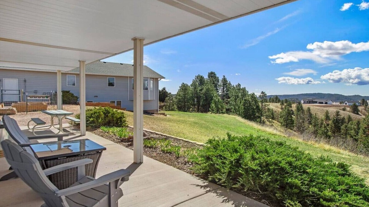 Colonial Pine Hills House | Moon Meadows · ★Unique Barn Stay Close to The Hill's ★