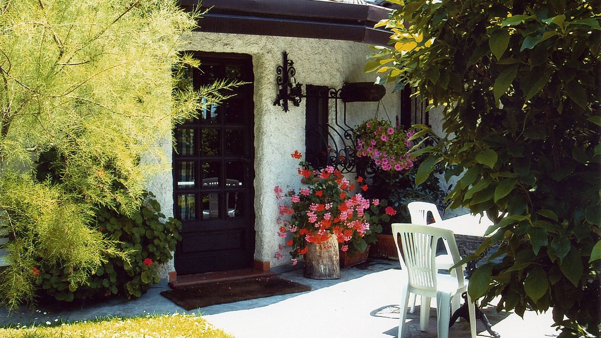 Massarosa House | Moon Nest - Apartment in villa, 10 min from the sea private garden pool