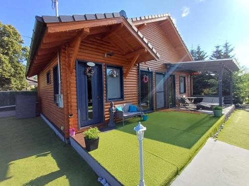 Maklar Apartment | Moon Wood