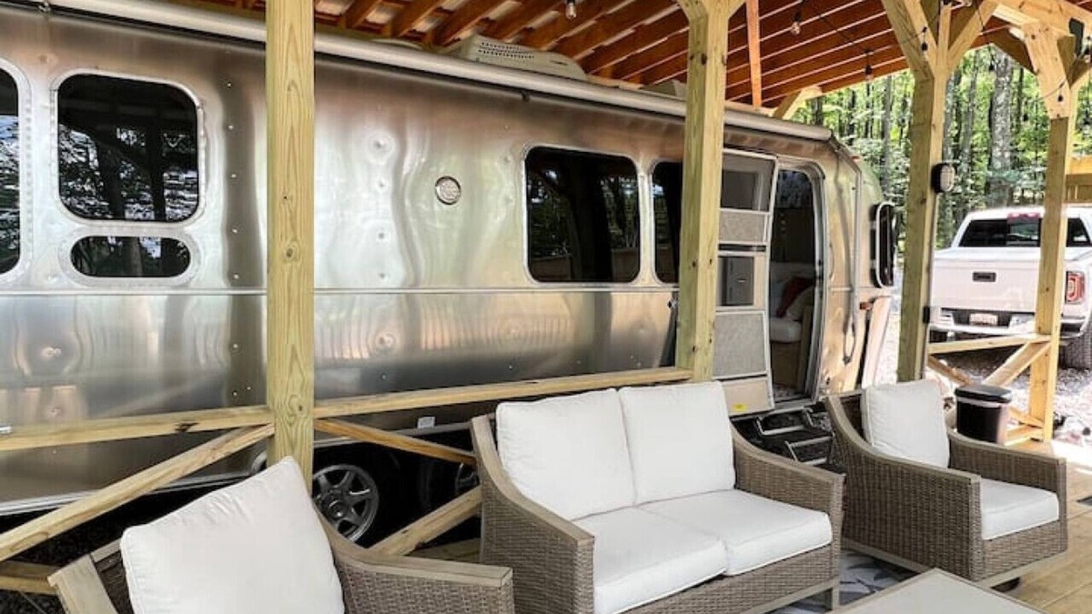 Crellin House | “Moonbeam” (Airstream)