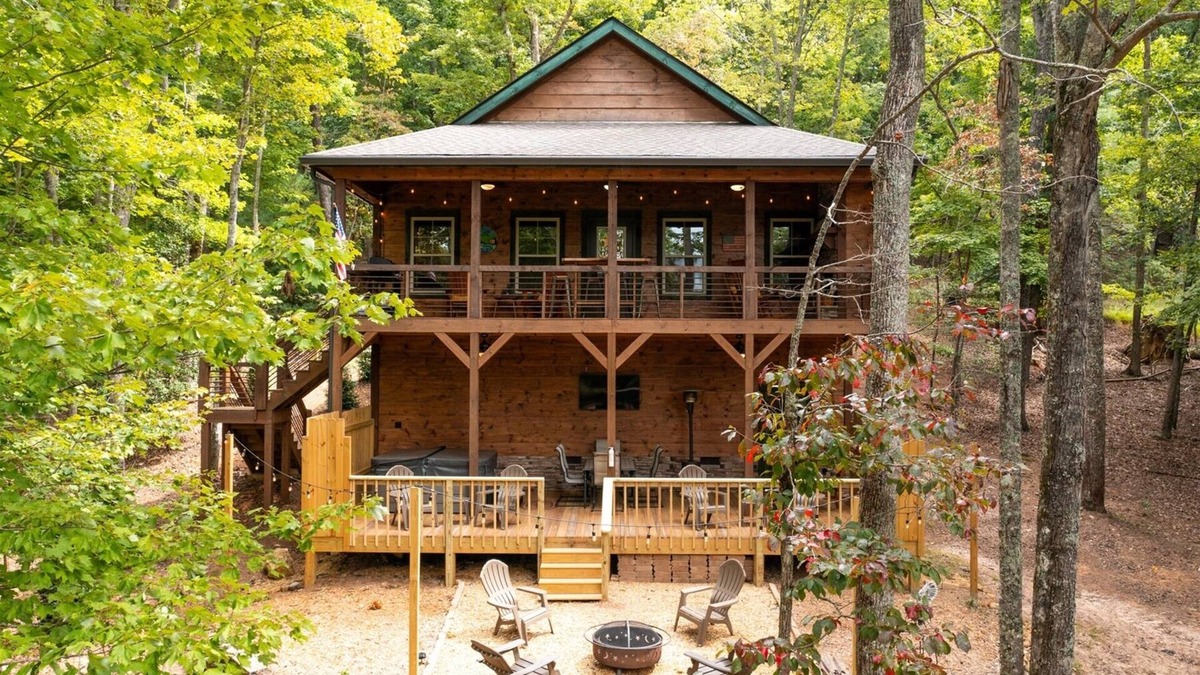 Morganton Cabin | Moonbeam - Elegant Modern Meets Rustic, Hot Tub, Firepit, Serene Oasis