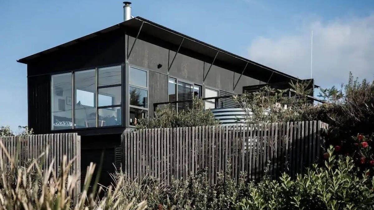 Beaumaris Apartment | Moonbird Beach Shack ~ Ocean Escape