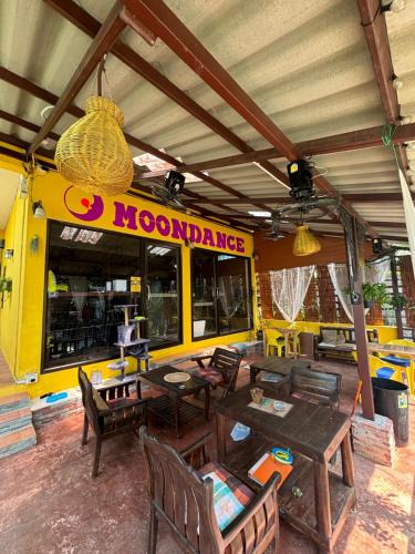 Bai Lan House | Moondance Cottage Inn