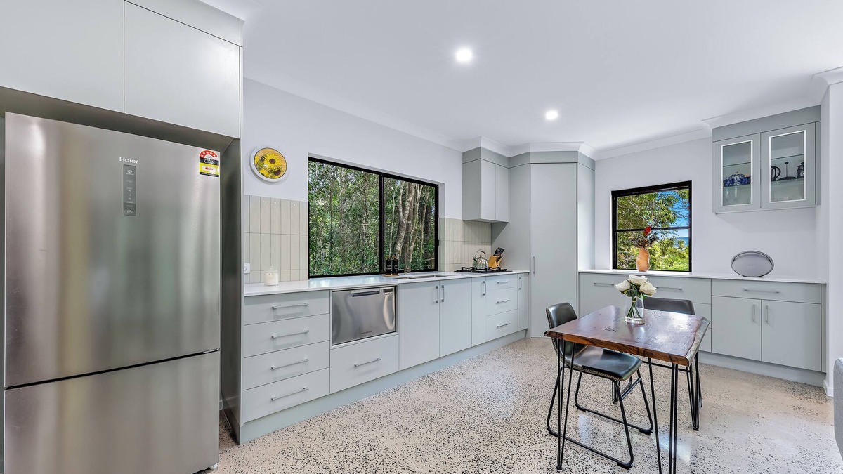 Strathdickie House | Moondance Escape is a unique, secluded retreat yet only 15mins from Airlie Beach
