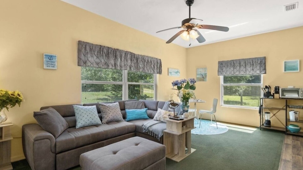 Alachua Cottage | Moondrift Guesthouse - Secluded and Relaxing