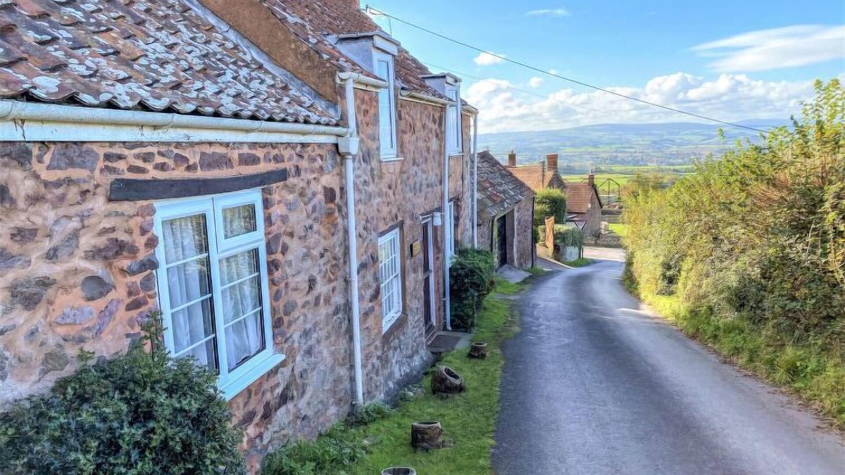 West Quantoxhead House | Moonfleat Cottage by Interhome