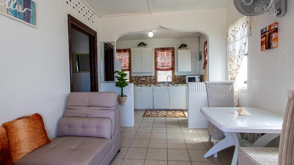 Island Harbour Apartment | Moonlight Cottage