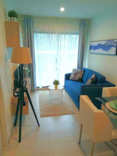 Khlong Toei Apartment | Moonlight Goddess