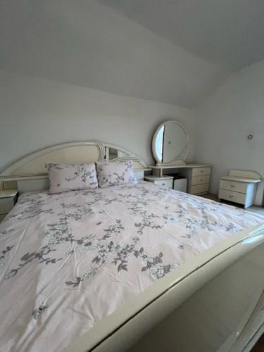 Visoko Apartment | Moonlight House