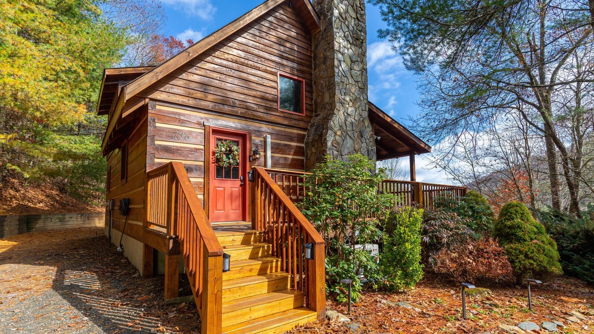 Fleetwood Cabin | Moonlight Lodge - pet-friendly, private, hot tub, fire pit, views between Boone and W. Jefferson