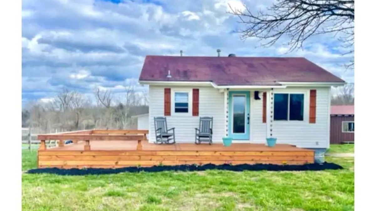 Springdale House | Moonlight on the White- Fayetteville river cabin