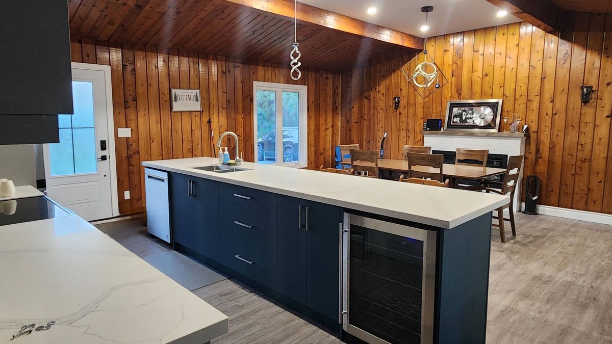 Kawartha Lakes Cottage | Moonlight Retreat on Beautiful Lake Scugog