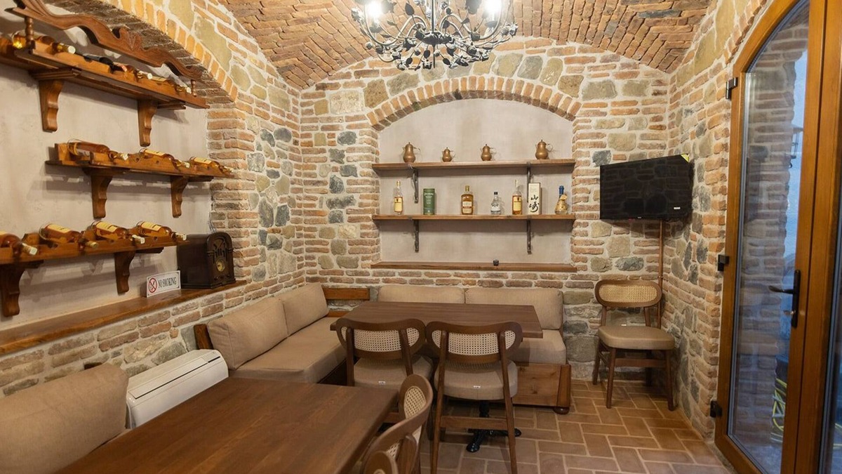 Korce Hotel | Moonlight Serenade