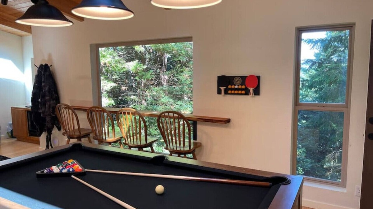 Gualala House | Moonrise Forest Retreat~Game Room-EV