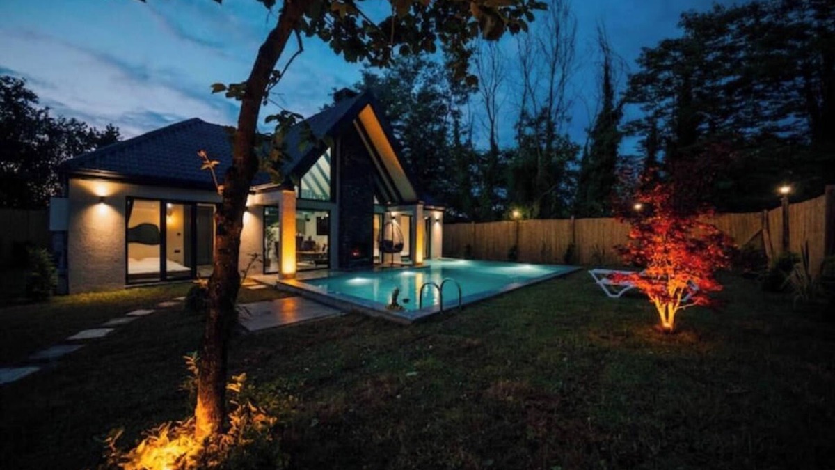 Yanik Villa | MoonSA Boutique Villas - Bungalow with a Hot Pool
