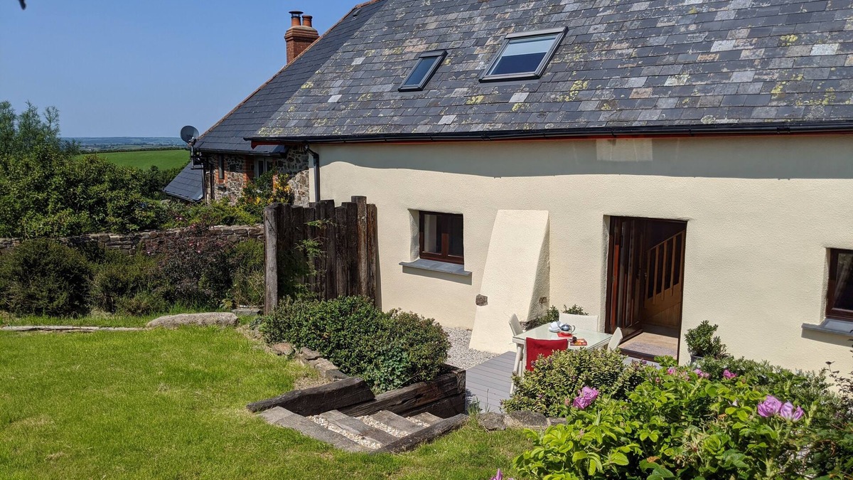 East Portlemouth House | Moonseeker nr Okehampton, Pets welcome, Woodburner, Underfloor Heating, Garden