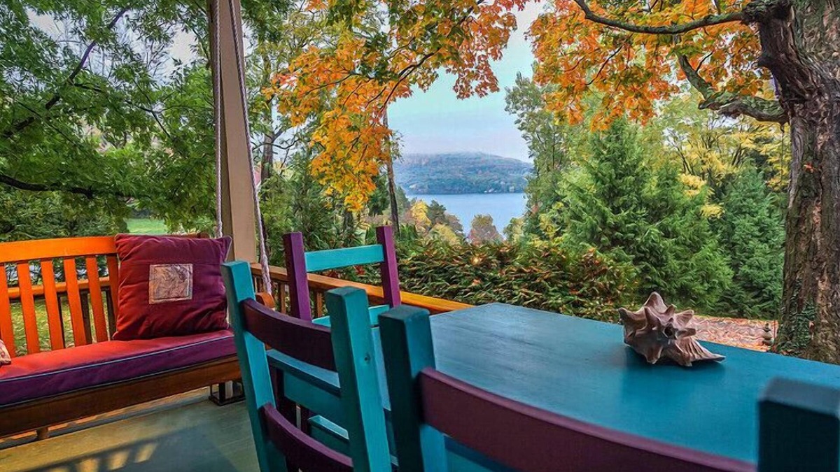 Hammondsport Bed & Breakfast | Moonshadow Bed and Breakfast
