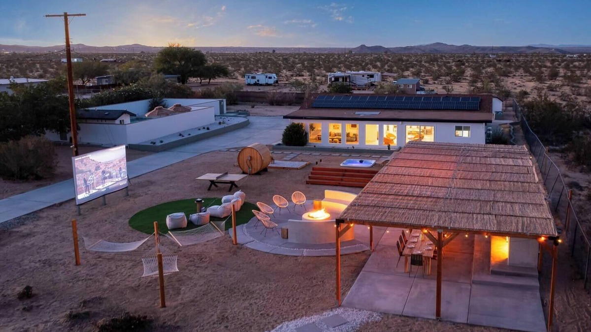 Joshua Tree House | Moonstone: Pool, Spa, Pickle Ball Court & Sauna
