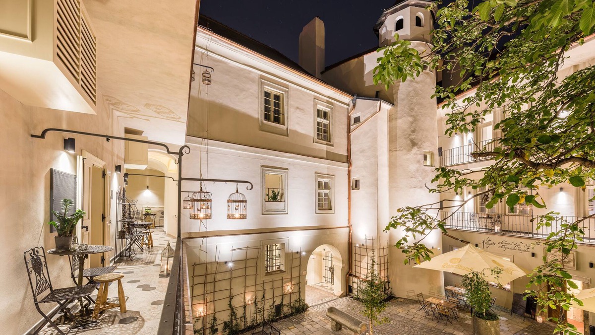 Mala Strana Apartment | MOOo by the Castle