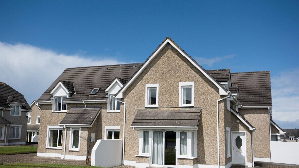 Kilkee Ski Chalet | Moore Bay Holiday Village