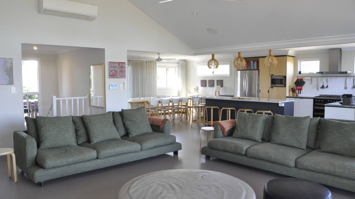 Guilderton House | Moore River Retreat nFabulous views of the Moore River and bushland!