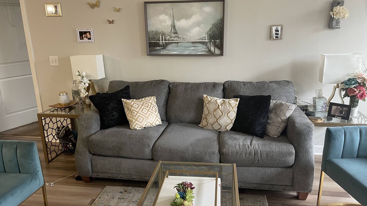 Mount Mourne Apartment | Mooresvill meets Hollywood by the lake