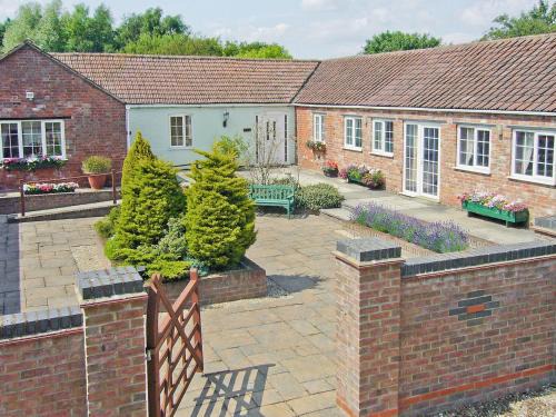 Boston House | Moorhen Cottage - E3750