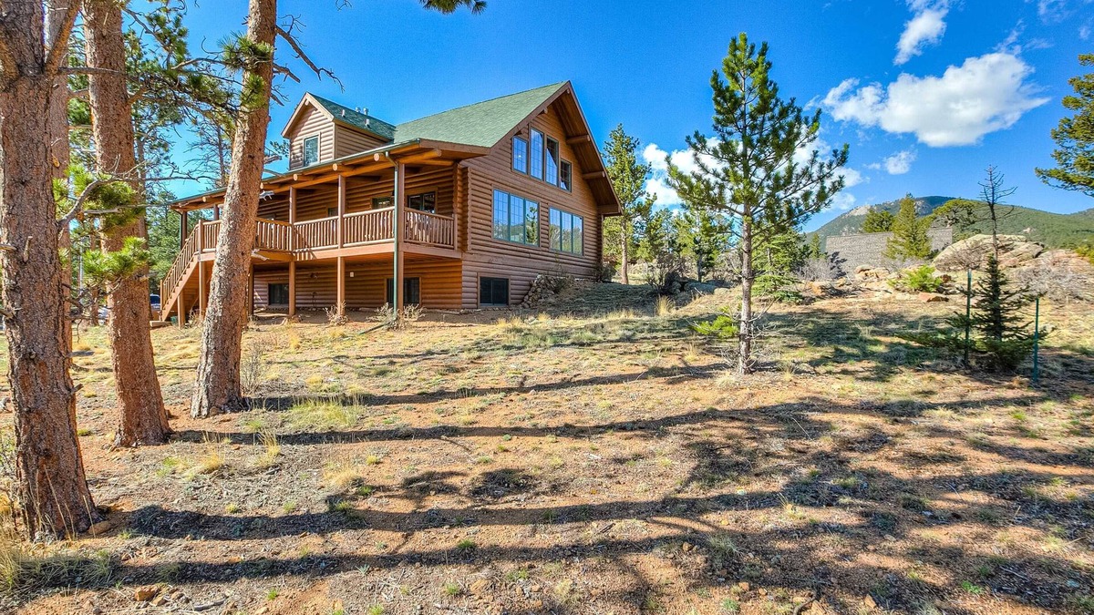 Carriage Hills Cabin | Moose Mountain Lodge - Secluded Log Home w/Beautiful Mountain Views
