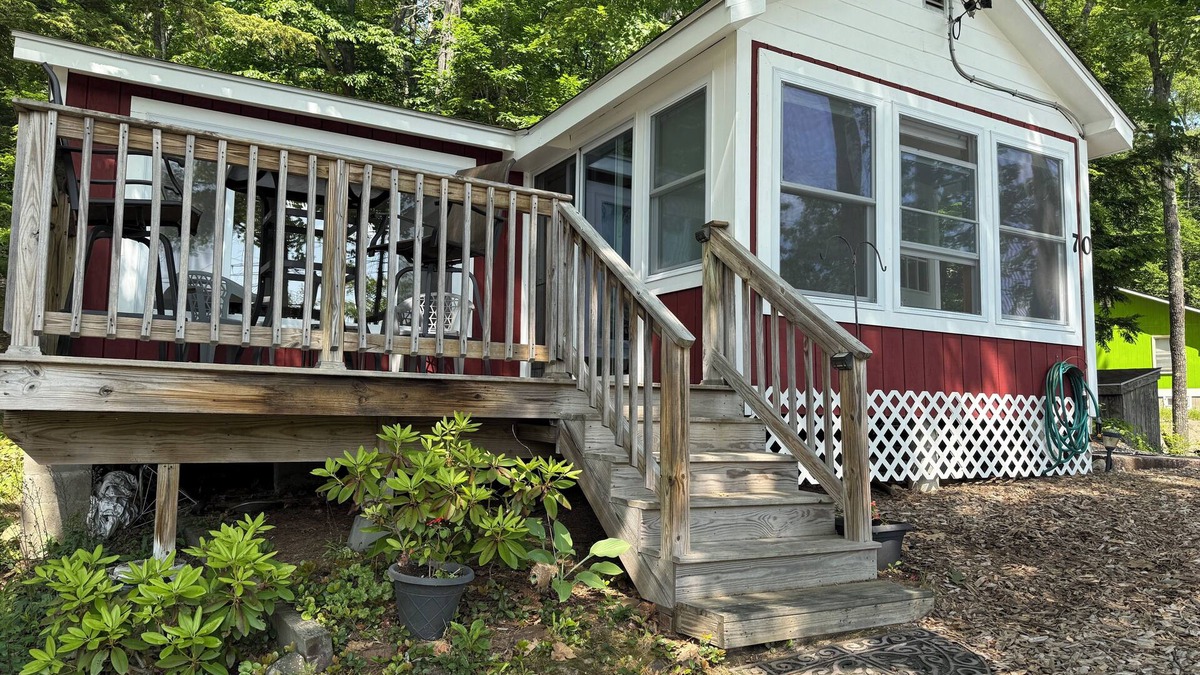 Denmark Cottage | Moose Pond Denmark ME, Lakefront Cottage with Dock, Sleeps 5