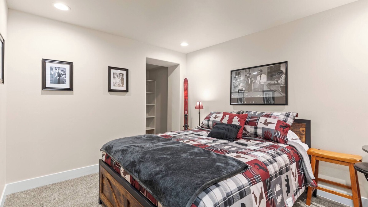 Heber House | Moose Tracks Inn: Spacious Lower Level Retreat in Heber Valley