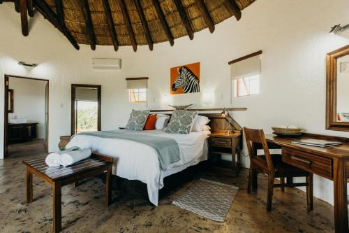 Weipe Cabin | Mopane Bush Lodge
