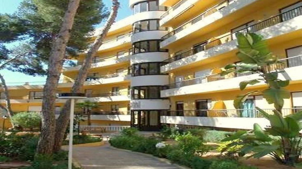 Paichi Apartment | Moraira Town Centre Apartment with Communal Pool & Gardens.