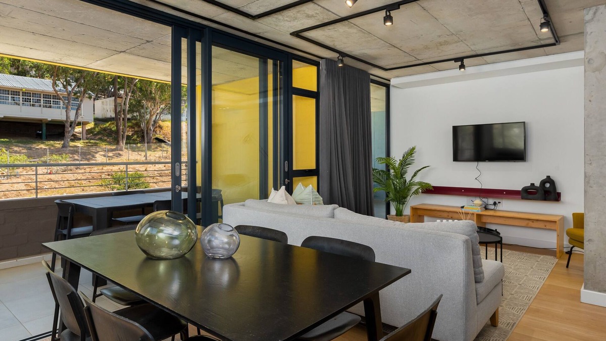 Schotsche Kloof Apartment | Morden Apartment at the Peak of Bo-Kaap - Pool