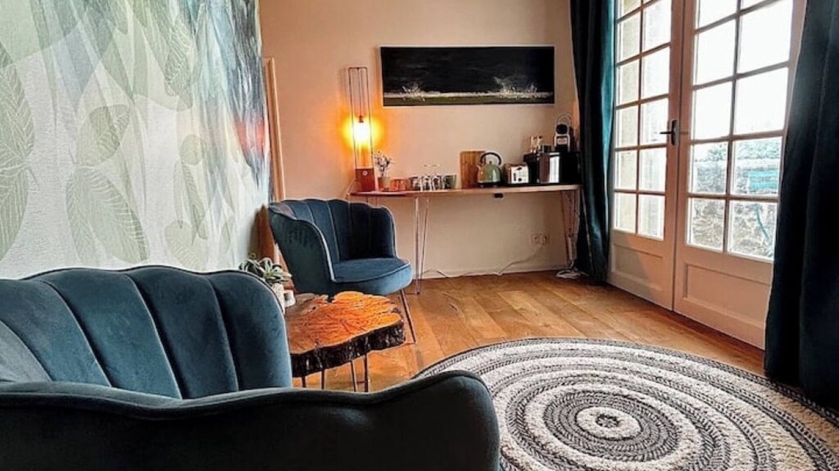 Saint-Martin-de-Londres Apartment | More.