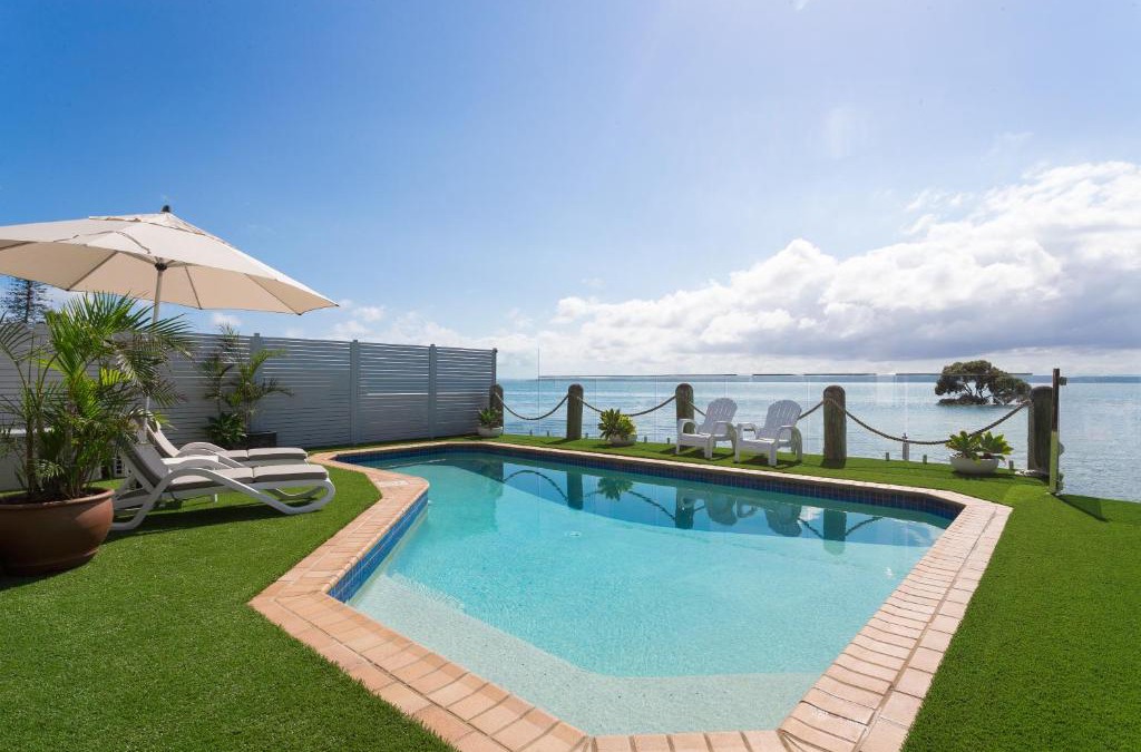Raby Bay Apartment | Moreton Bay Beach Lodge