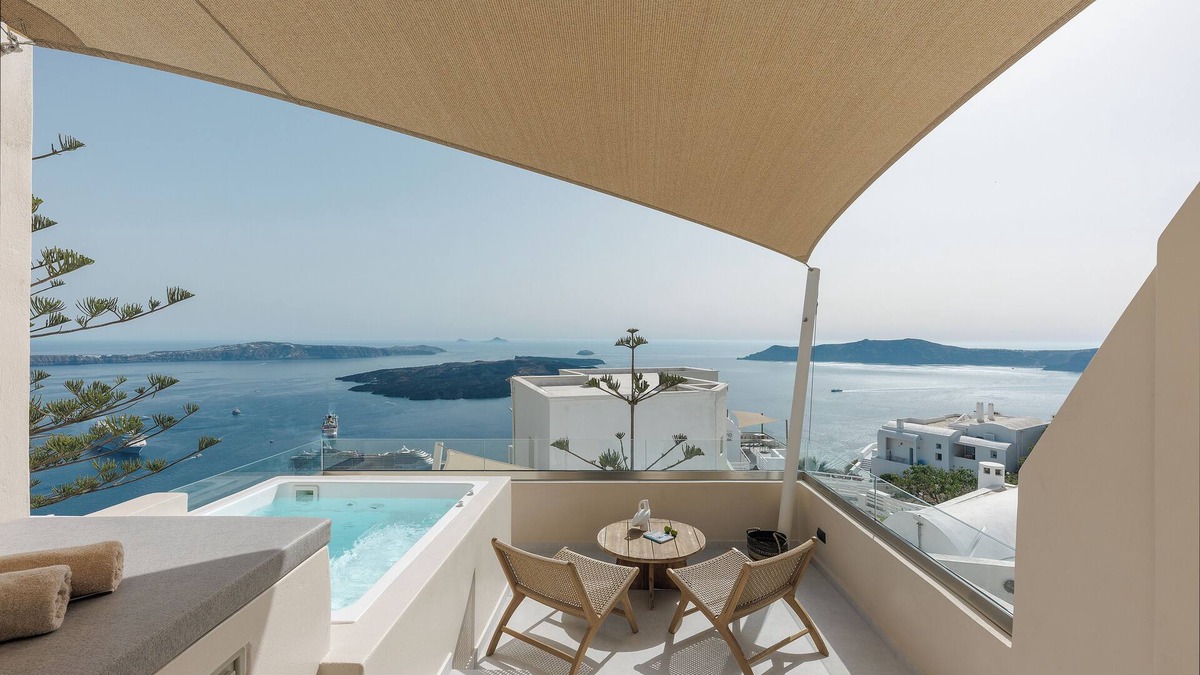 Firostefani House | Morfes Luxury Suites by Caldera Houses