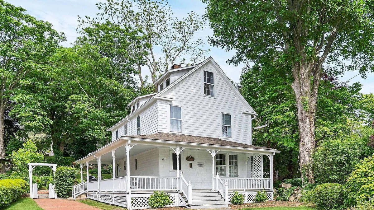 Mystic House | Morgan’s Cove - Mystic Downtown Historic District