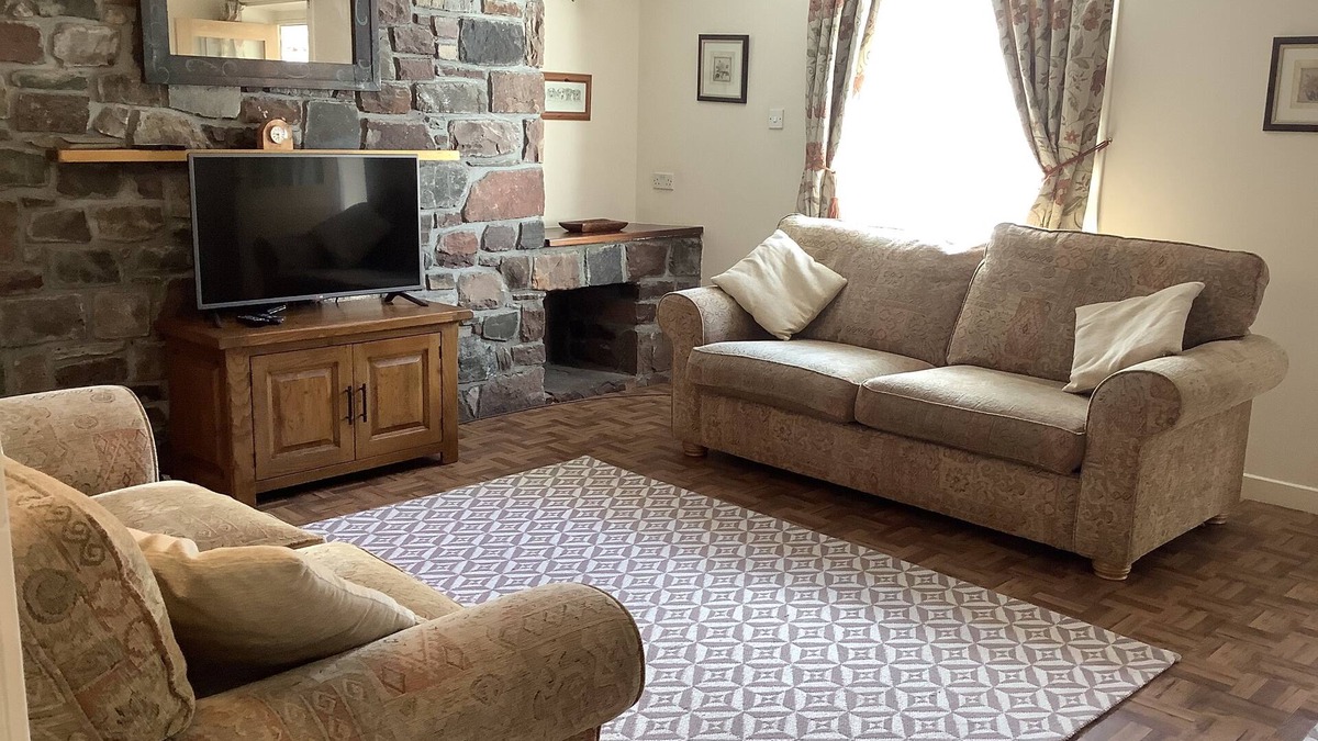 Lochcarron Cottage | Moriston Cottage - a cottage that sleeps 4 guests in 2 bedrooms