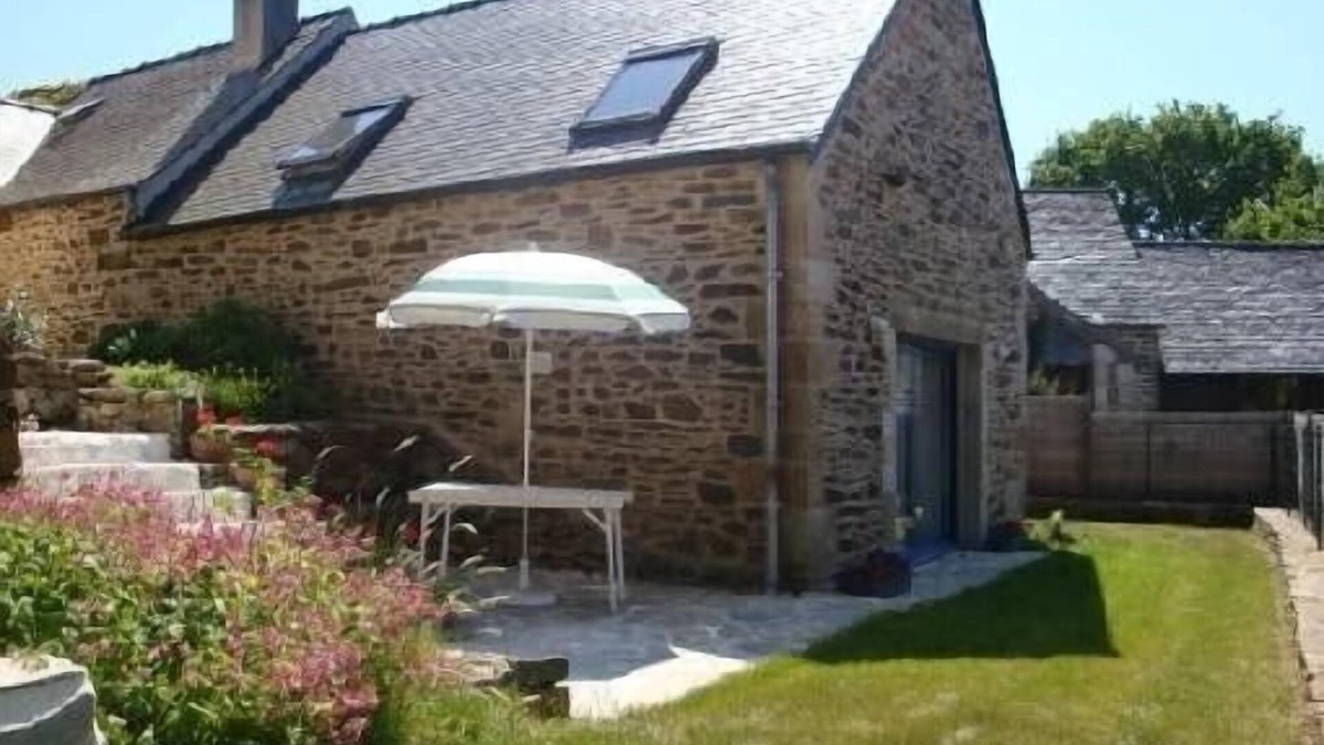 Plourin-les-Morlaix Cottage | Morlaix Gite In Framework Based Rural and 8 km from the Sea