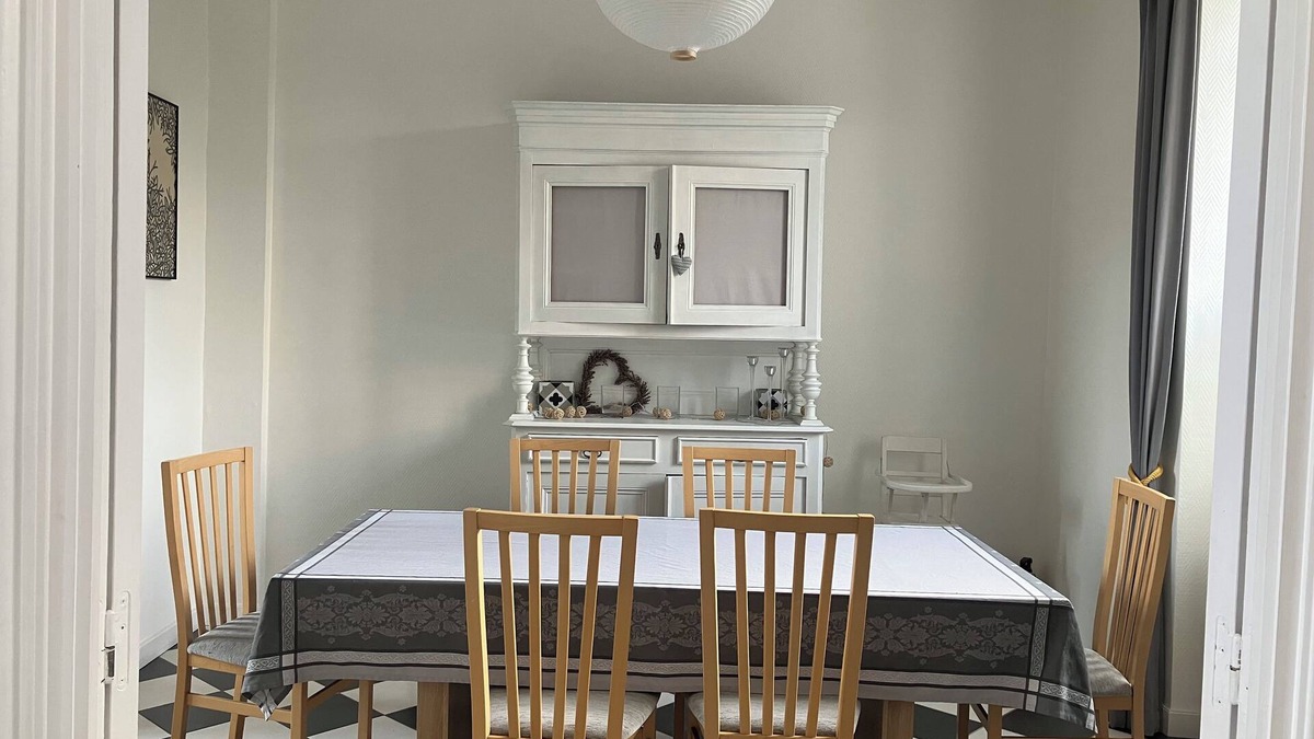 Morlaix House | Morlaix, town house with garden and jacuzzi, ideal for family vacations