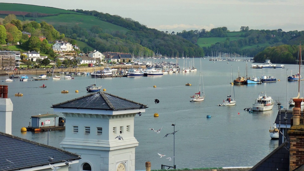 Dartmouth House | Morocco House, amazing views river Dart sleeps 6 amenities close, ferry, train