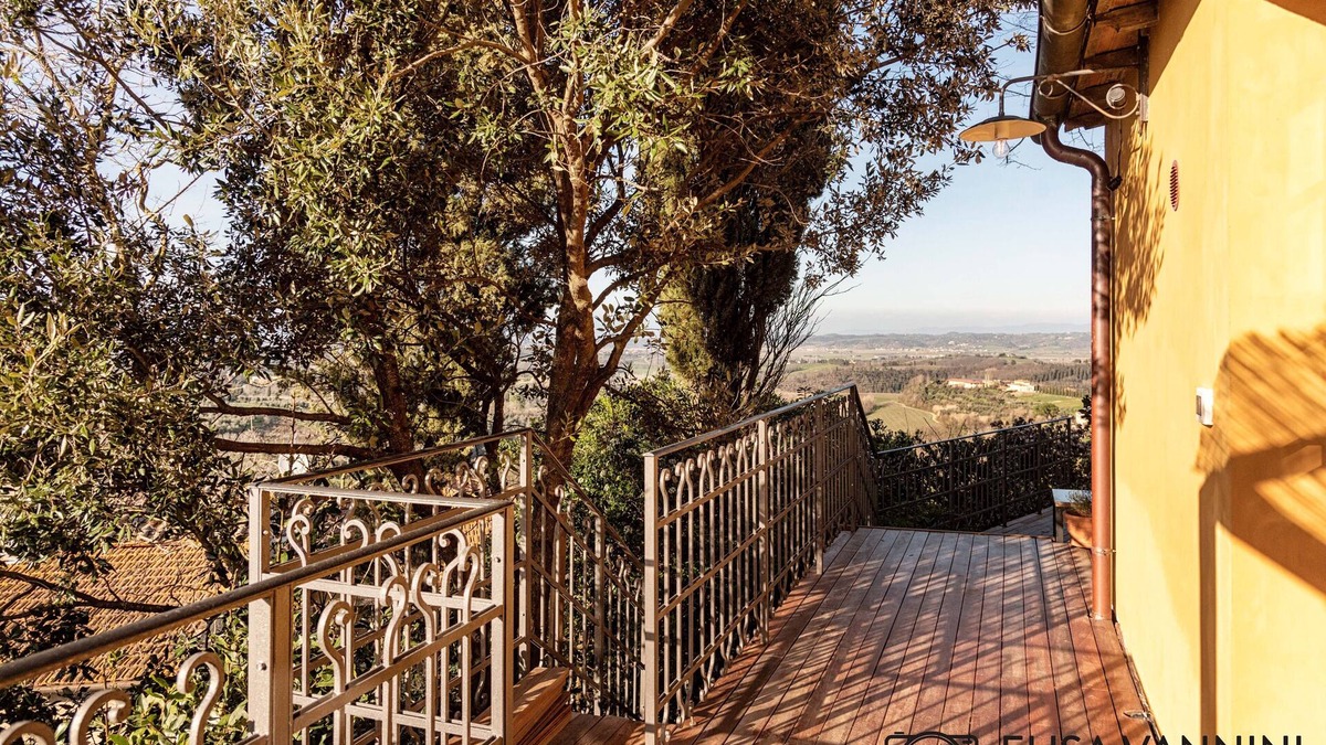 Morrona House | Morrona Castle House