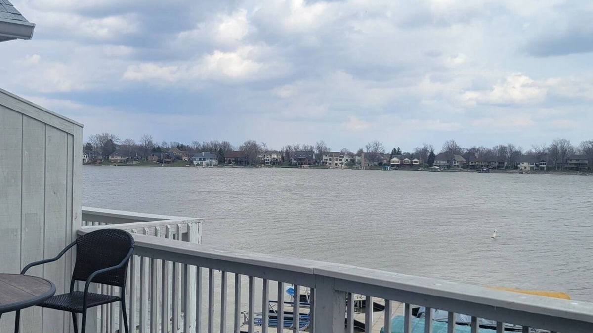 Noblesville Condo | Morse Lake Condo with boat slip for rent