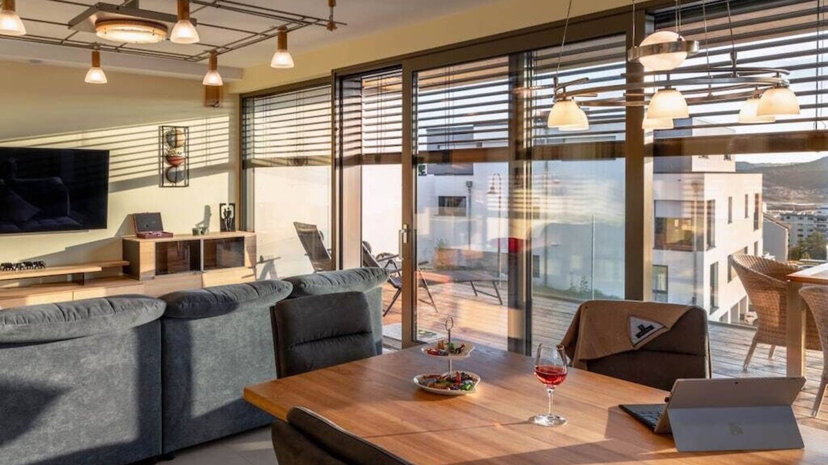 Kenn Apartment | Mosel Sky Lounge with loggia & panoramic view