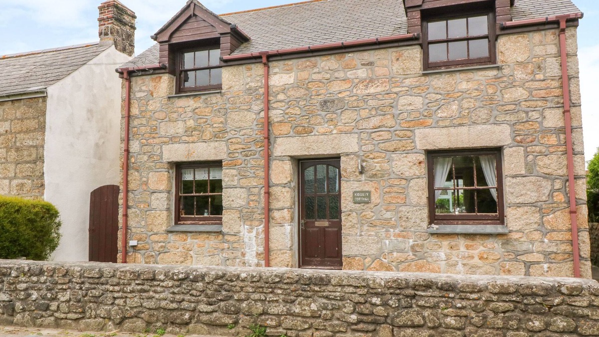 St. Buryan Cottage | MOSSLEY COTTAGE, pet friendly, character holiday cottage in St Buryan