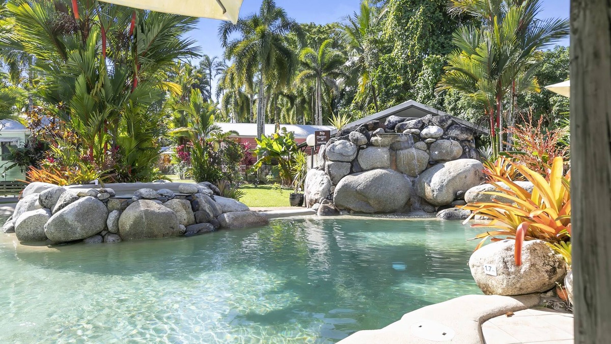 Mossman Hotel | Mossman Resort Holiday Villas