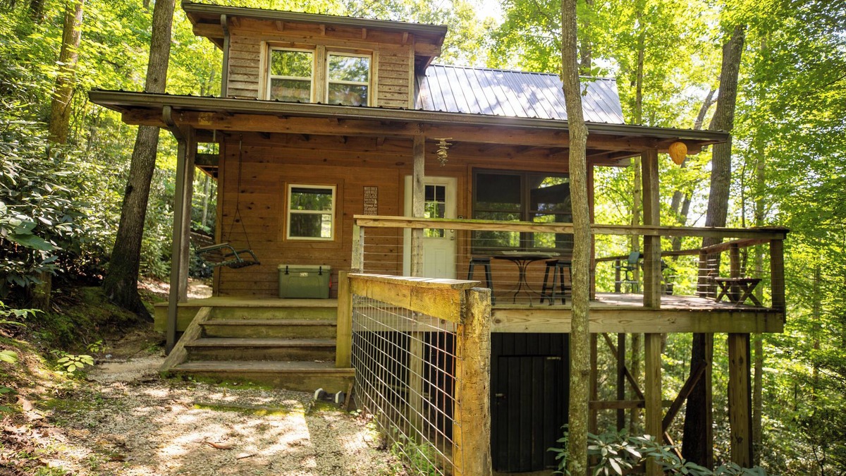 Stanton Cabin | MossRock: A Wonderfully Secluded Off Grid Rustic Cabin